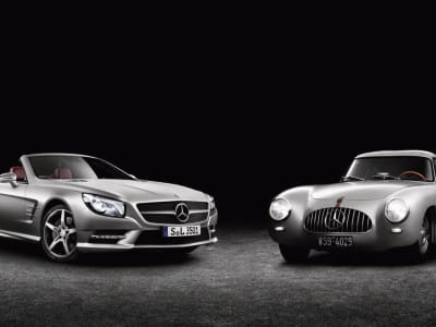 Fototapete Zwei silberne Mercedes