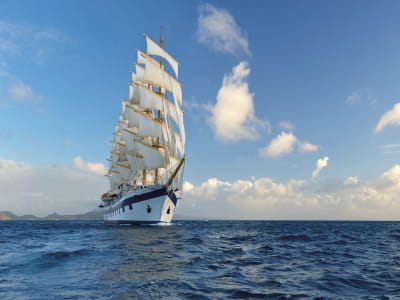 Fototapete Großes weißes Schiff