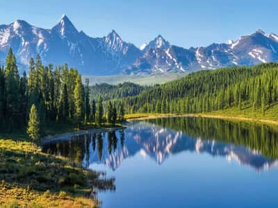 Fototapete Wunderschöne Berglandschaft