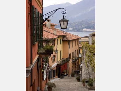 Fototapete Straße in einem italienischen Dorf