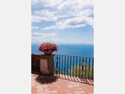 Fototapete Terrasse über dem Meer