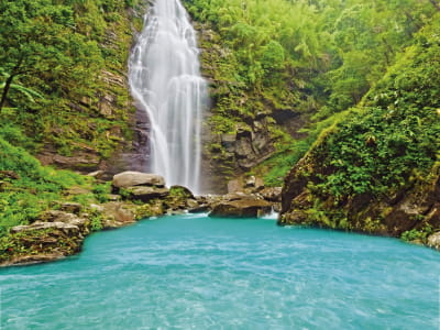 Fototapete Stürmischer Wasserfall