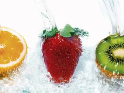 Fototapete Früchte im Wasser