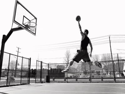 Fototapete Basketballspieler springt