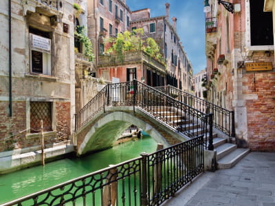 Fototapete Ruhige Straße in Venedig