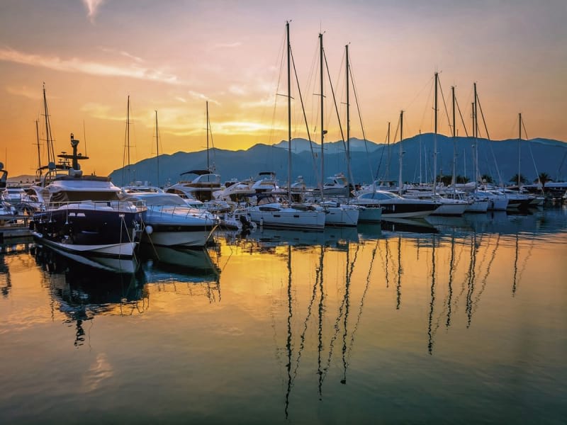 Fototapeta Morgendämmerung am Pier