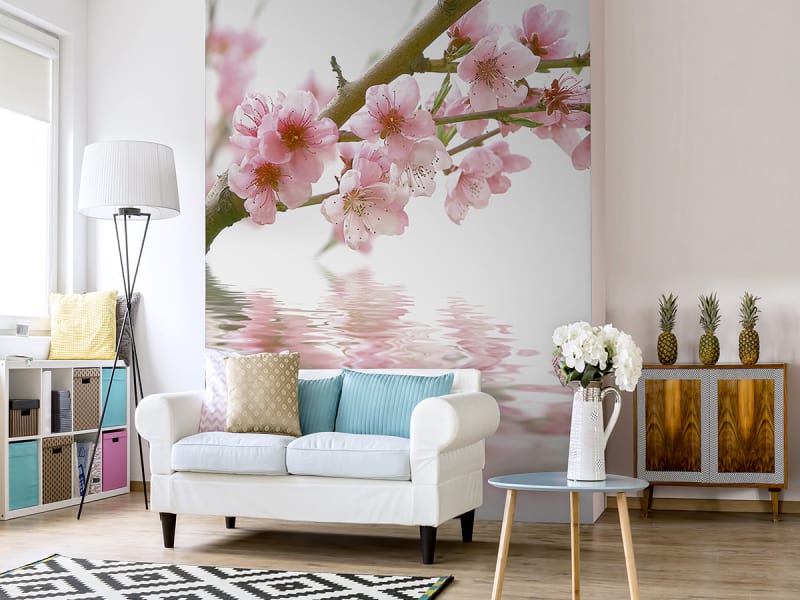 Fototapeta Sakura über Wasser we wnętrzu salonu
