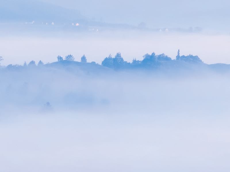 Fototapeta Berge im Nebel fragment #2