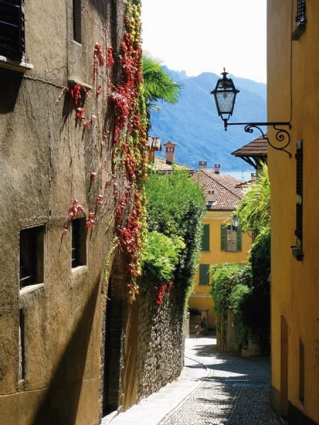 Fototapeta Straße in Menaggio