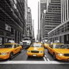 Miniatura fototapety Taxi in der grauen Stadt