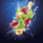 Miniatura fototapety Früchte und Beeren im Wasser