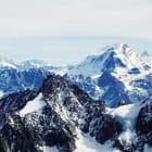 Miniatura fototapety Felsige, schneebedeckte Berge