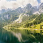 Miniatura fototapety Fluss am Fuße des Berges