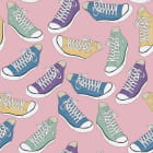 Miniatura fototapety Turnschuhe auf rosa Hintergrund