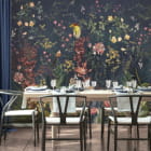 Miniatura fototapety Märchenhafte Blumen we wnętrzu kuchni