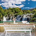 Miniatura fototapety Wunderschöner Wasserfall we wnętrzu kuchni