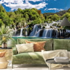 Miniatura fototapety Wunderschöner Wasserfall we wnętrzu salonu