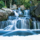 Miniatura fototapety Kleiner Bergwasserfall