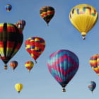 Miniatura fototapety Helle Heißluftballons am Himmel